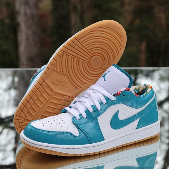 Air Jordan 1 Low Barcelona - Picture 6 of 10